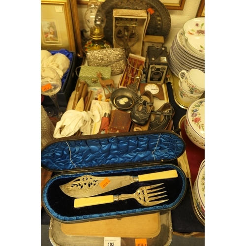 102 - Mixed items including a silver plated cheese board with wooden insert and cased silver plated fish s... 