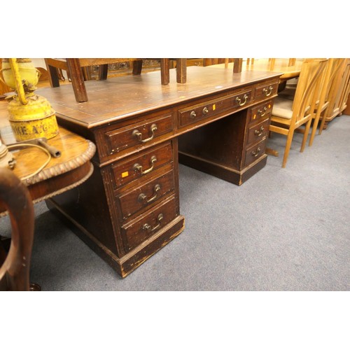 662 - Victorian mahogany twin pedestal desk, width 153cm, depth 83cm