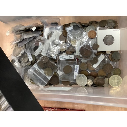 449 - Large quantity of mixed foreign coinage including Canada, Turkey and other Middle Eastern, Russian, ... 