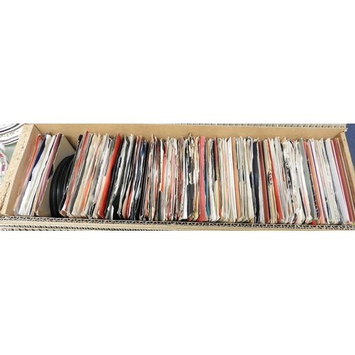 90 - Mixed 45rpm singles, circa 1970s, a few without sleeves and ex-jukebox