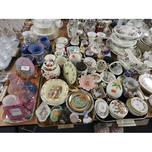 92 - Quantity of ornamental china including a number of small porcelain collectors' boxes, Wedgwood Jaspe... 