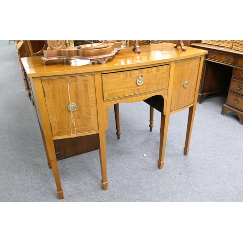 472 - Mahogany and inlaid bow front sideboard in the Georgian style, width 122cm