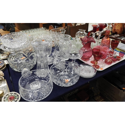 105 - Mixed Victorian and later glassware including cranberry and vaseline frilled bowl, ruby flash decant... 