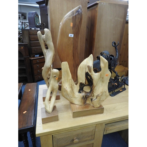 624 - Four wooden sculptural forms