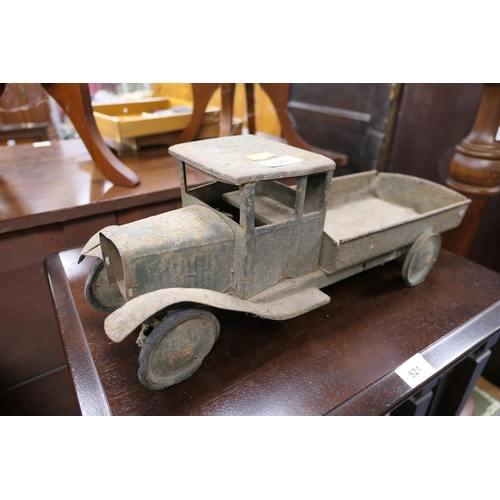 520 - Old tinplate toy truck