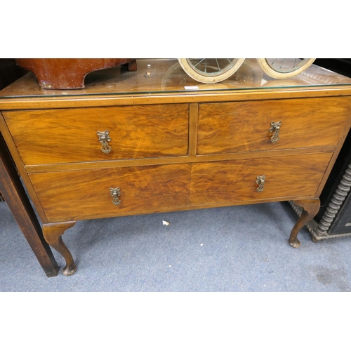 642 - Walnut dressing chest