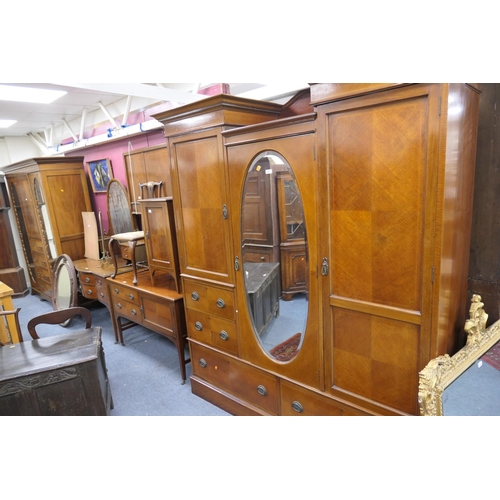 678 - Edwardian fiddle back mahogany and inlaid four piece bedroom suite comprising mirrored triple wardro... 