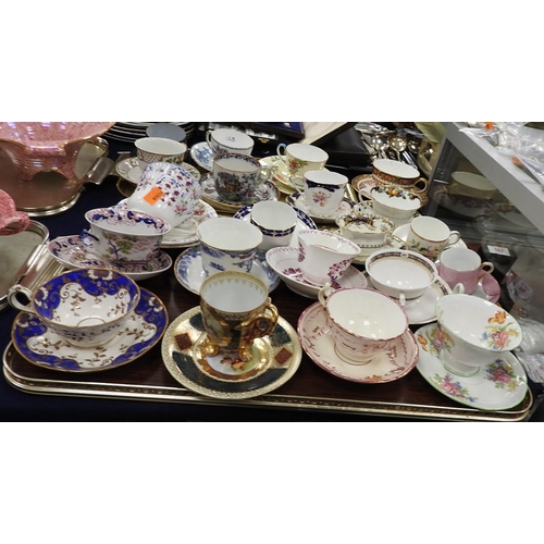 128 - Mixed Edwardian and later teacups and saucers including Royal Albert, Shelley, Spode and Wedgewood (... 