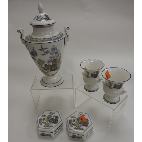 143 - Wedgwood Chinese Legend lidded urn, also two trinket dishes and a pair of posy vases, all boxed
