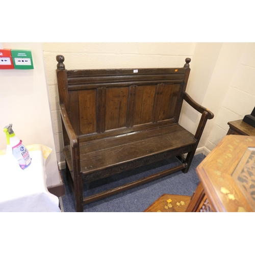 395 - Oak joined settle, width 122cm, height 113cm