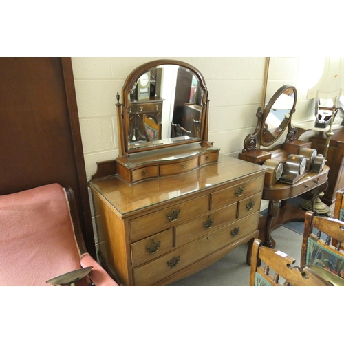 422 - Edwardian mahogany large dressing chest, width 122cm (matches lot 670)