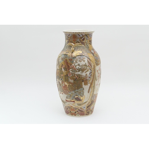 33 - Large Japanese satsuma vase, Meiji (1868-1912), ovoid form with a wide neck and decorated with a pan... 