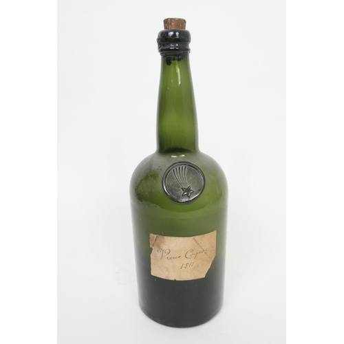 44 - Early 19th Century sealed wine bottle, with a comet seal at the shoulder, paper label inscribed 'Vie... 