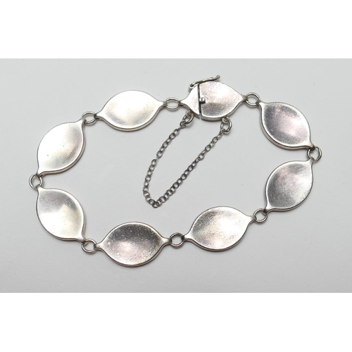 497 - Georg Jensen silver bracelet, design no. 171, designed by Flemming Eskildsen, circa 1960s, with safe... 