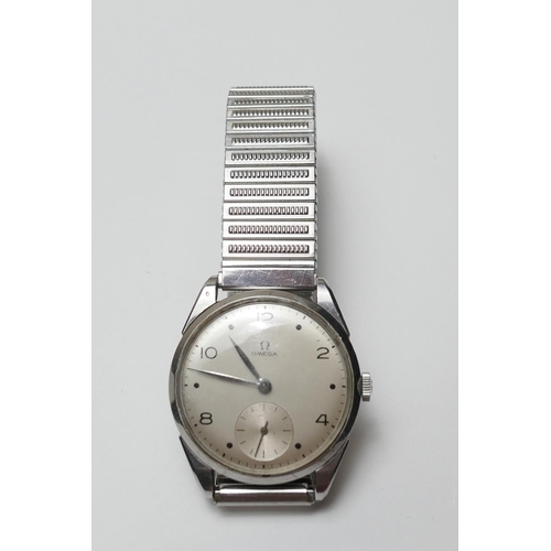 433 - Omega stainless steel gent's vintage wristwatch, 29mm silvered dial with Arabic and dot numerals, su... 