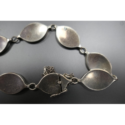 497 - Georg Jensen silver bracelet, design no. 171, designed by Flemming Eskildsen, circa 1960s, with safe... 