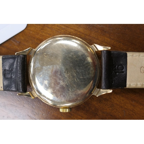 453 - Smiths 9ct gold gent's vintage wristwatch, circa 1947, manual wind, 30mm, on a leather strap; also a... 