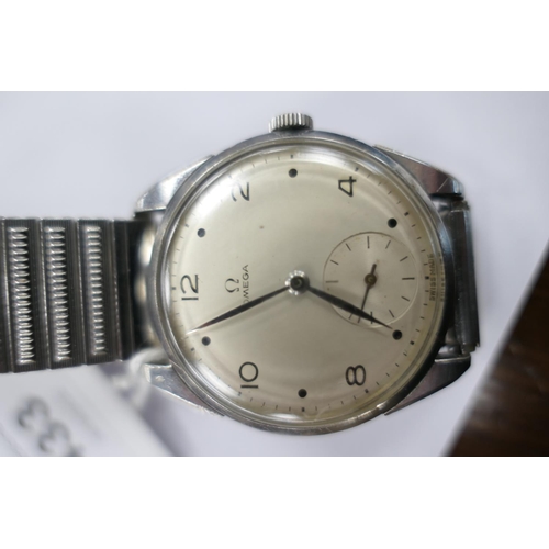 433 - Omega stainless steel gent's vintage wristwatch, 29mm silvered dial with Arabic and dot numerals, su... 