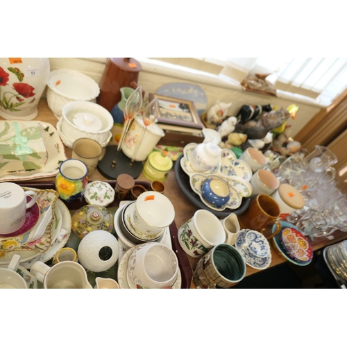 53 - Quantity of mixed ornamental and other ceramics and modern glassware (3 trays)