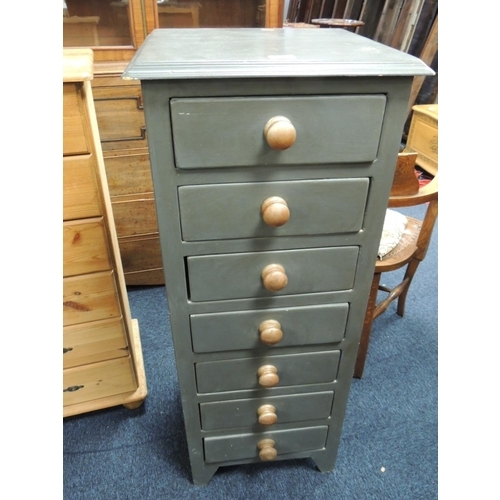 562 - Painted wooden pillar chest