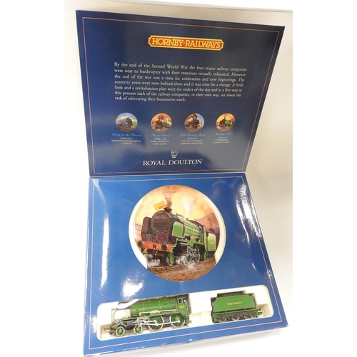 135 - Hornby Railways in association with Royal Doulton, 'Time for a Change' 50th anniversary collection, ... 