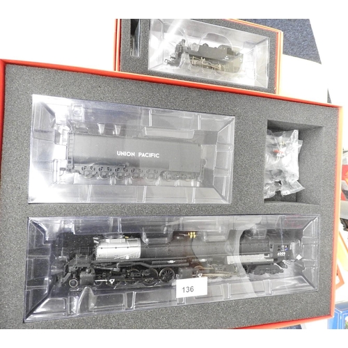 136 - Rivarossi H0 gauge, American Union Pacific, 4-8-8-4, loco and tender, 4009 (boxed); also Rivarossi H... 