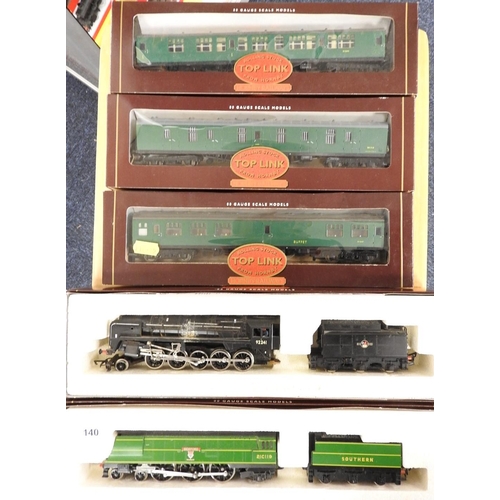 140 - Hornby 00 gauge, Top Link, Southern West Country Class, loco and tender, 'Bideford' (boxed); also Ho... 