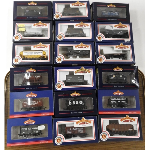 175 - Bachmann Branch Line, 00 gauge, rolling stock, comprising 18 boxed wagons
NB: Lots 114-175 are from ... 