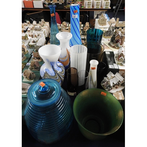 87 - Mixed glassware including Art Glass vases; also a lidded blue ground inverted beehive shape drinks' ... 