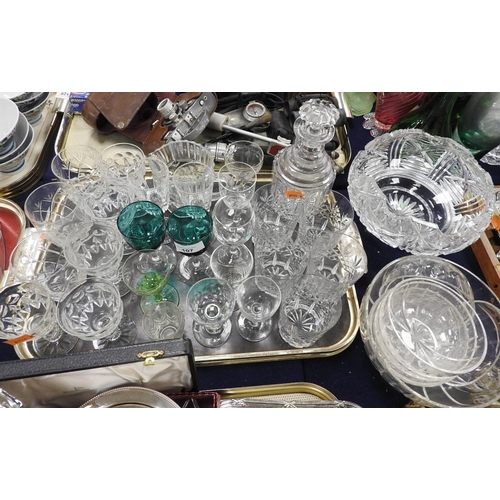 107 - Mixed glassware including cut glass fruit bowl, dessert bowl, serving dishes, decanter, tumblers, sm... 