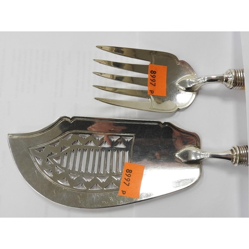 216 - Georgian silver cake slice, London 1818, also a silver serving fork, Sheffield 1905 (a/f - handles r... 