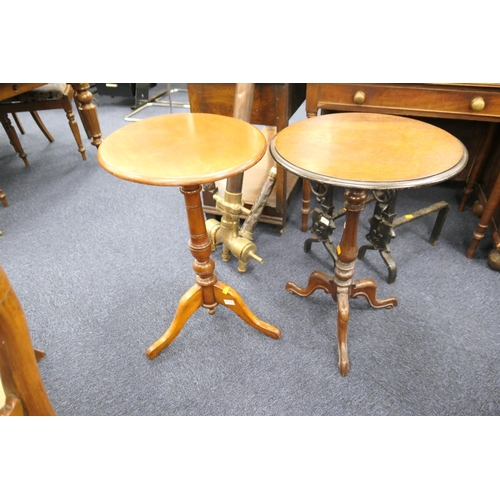 538 - Mahogany pedestal tripod table and a further walnut pedestal tripod table (2)