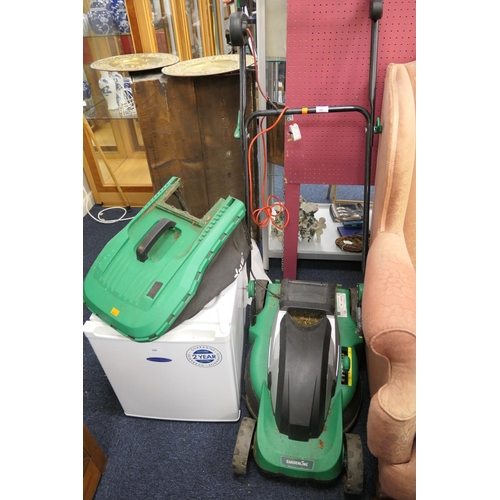 587 - Gardenline electric lawnmower