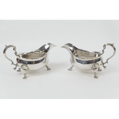 160 - Pair of George V silver sauceboats, by Goldsmiths and Silversmiths Company, London 1929, plain balus... 