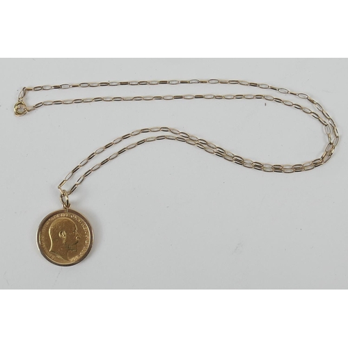 192 - Edward VII half sovereign, 1905, in a 9ct gold pendant mount, suspended from a 9ct gold chain neckla... 