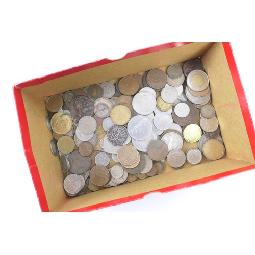 207 - Mixed world coins, mostly 20th Century