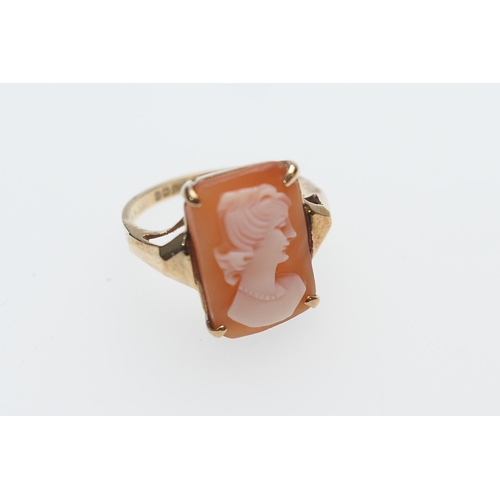 251 - 9ct gold carved shell cameo ring, size K, gross weight approx. 3.1g