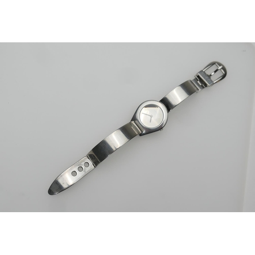 267 - Gucci lady's stainless steel quartz wristwatch, 6700L, currently working, with a recent replacement ... 