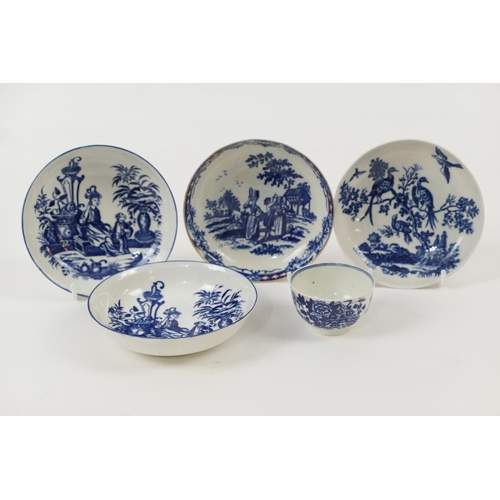 97 - Five pieces of Worcester blue and white printed porcelain, comprising two mother and child pattern s... 