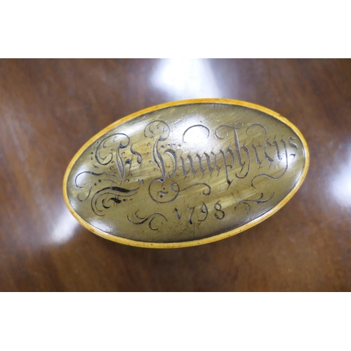 372 - George III horn snuff box, dated 1798, oval form inscribed 'Ed Humphreys', 9cm x 5cm