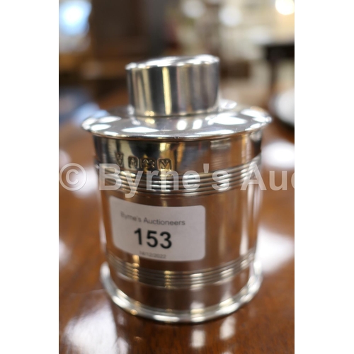 153 - George V silver tea caddy, Birmingham 1923, cylinder form decorated with two reeded bands, height 10... 