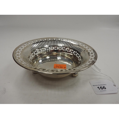 166 - George V silver circular bonbon dish, London 1913, 16cm diameter, weight 108g