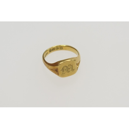 214 - 18ct gold signet ring, initialled 'M', hallmark Chester 1920, ring size 'J/K', weight 5.5g