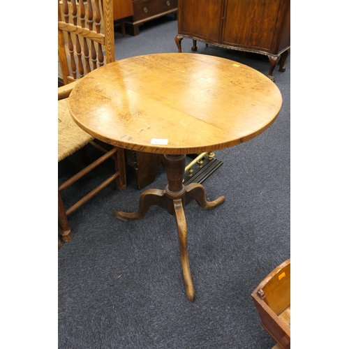 472 - 19th Century oak pedestal tripod table, 65cm diameter