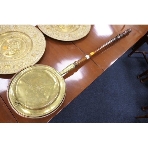 540 - Victorian walnut handled brass warming pan