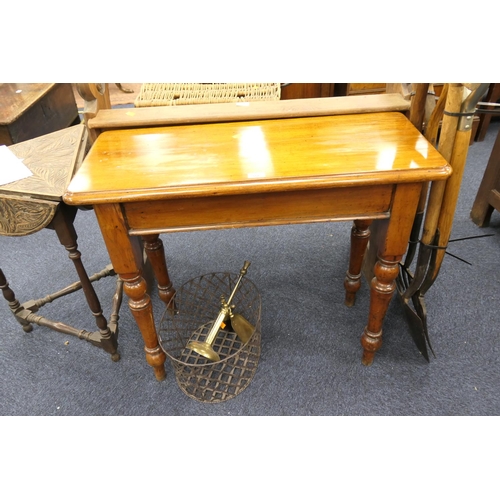 558 - Victorian mahogany hall table, width 91cm, depth 37cm, height 76cm