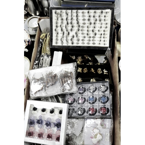 71 - Box of fashion jewellery including beads, bracelets, earrings, brooches, rings and headbands etc.