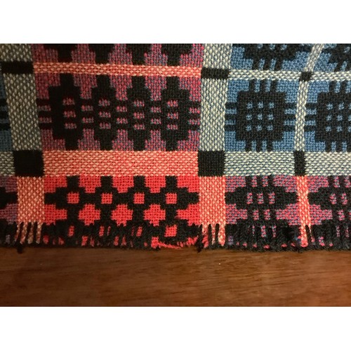 500 - Traditional Welsh woven woollen blanket, size 157cm x 118cm