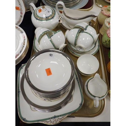 82 - Wedgwood Jade pattern tea service and Wedgwood Marcasite pattern dinner wares (1 tray)