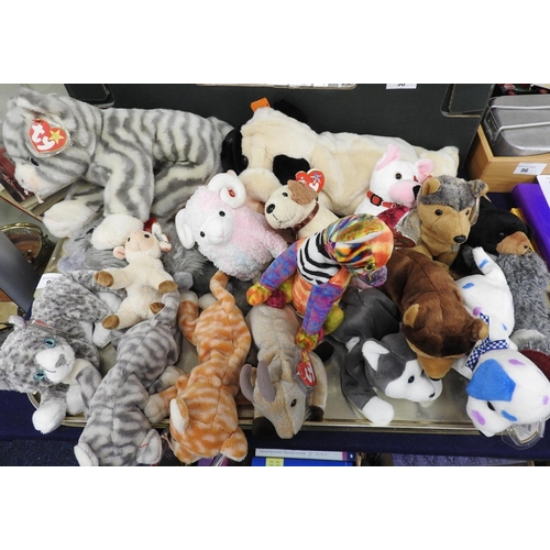 99 - Tray of Ty Beanie Babies including 'Silver', 'Pugsly' and 'Kaleidoscope'